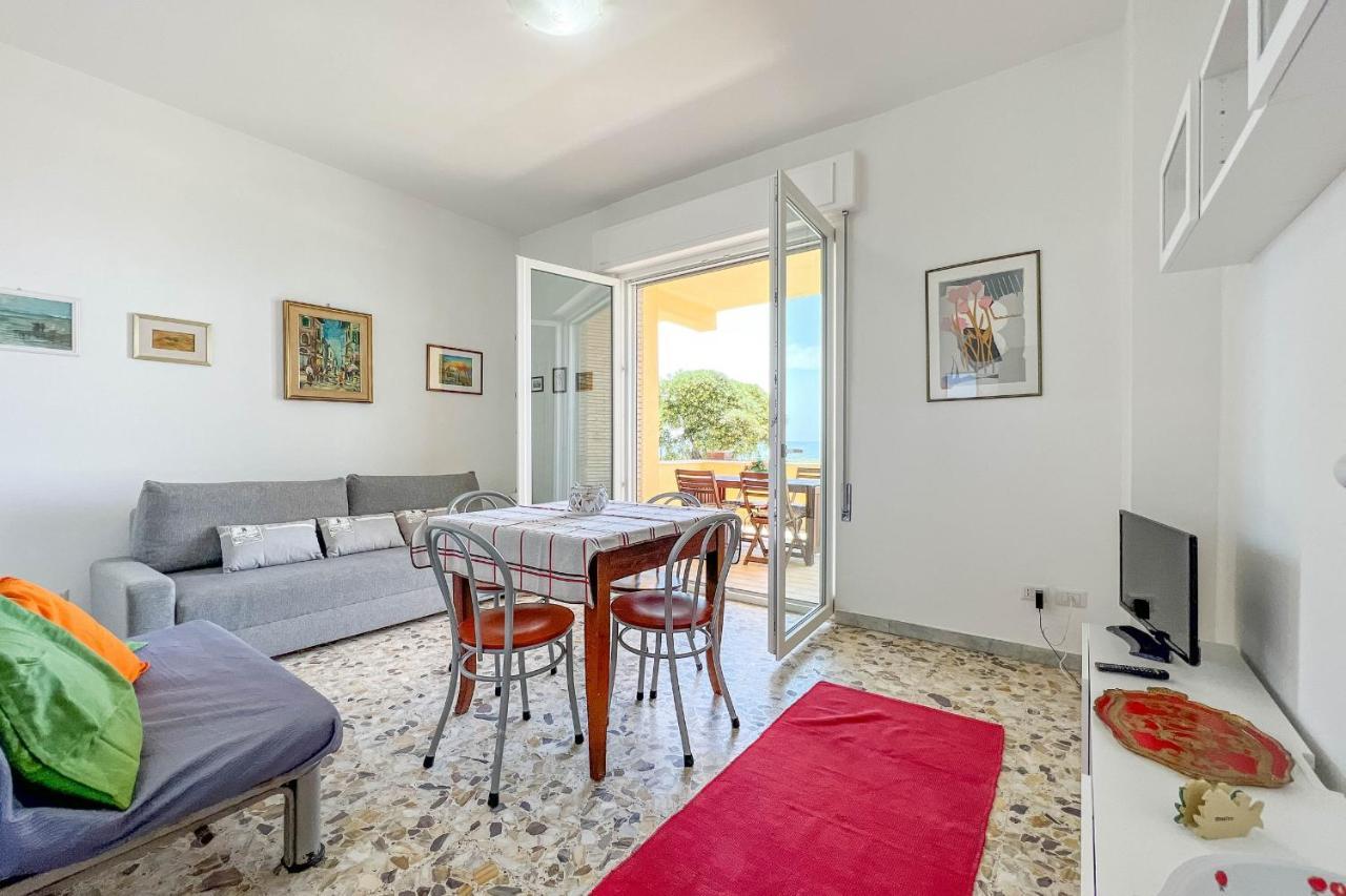 Il Mare In Giardino Apartment Scauri  Exterior photo