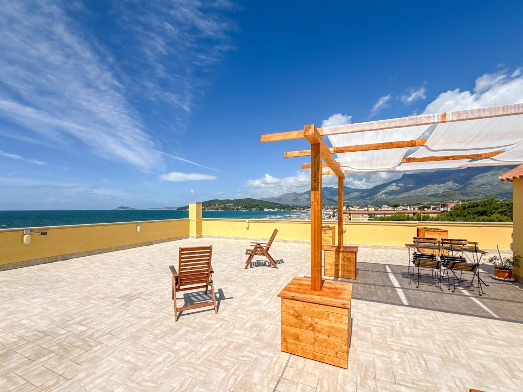 Il Mare In Giardino Apartment Scauri  Exterior photo