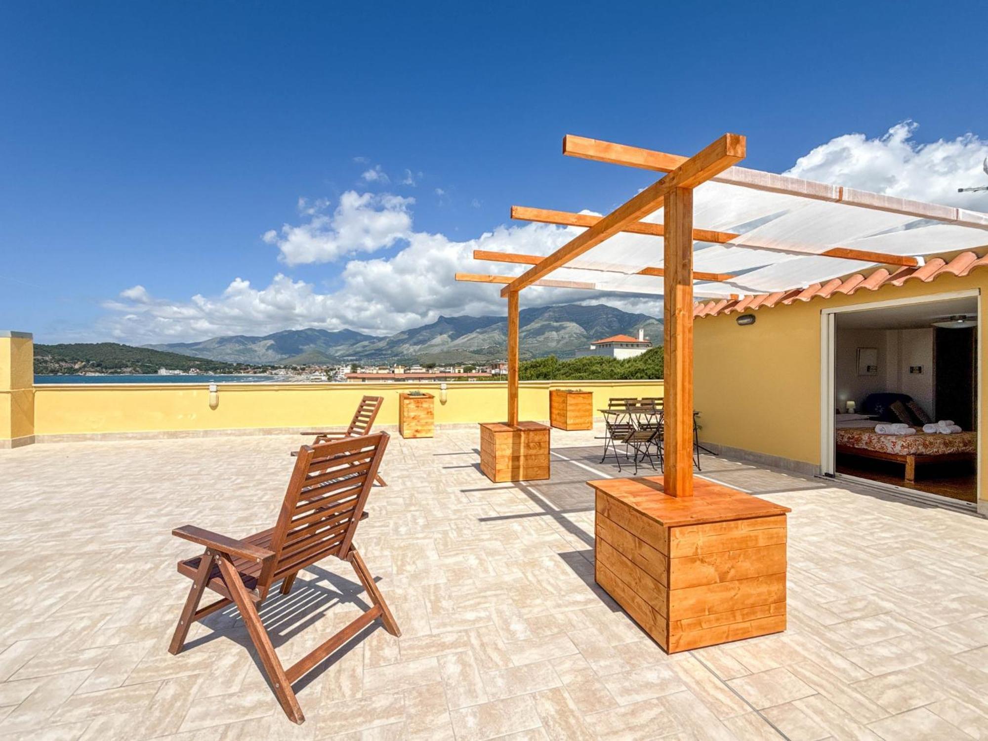 Il Mare In Giardino Apartment Scauri  Exterior photo