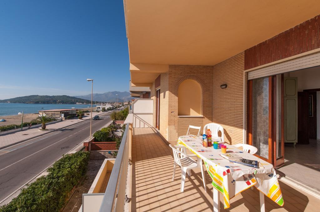 Il Mare In Giardino Apartment Scauri  Exterior photo
