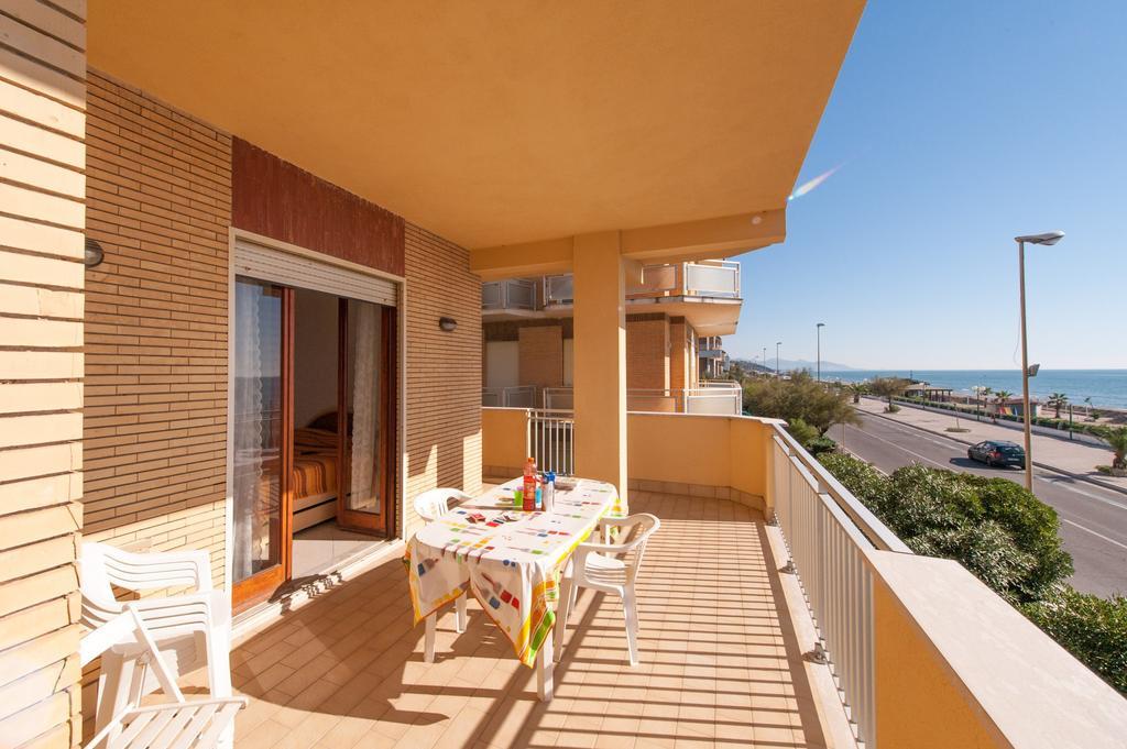 Il Mare In Giardino Apartment Scauri  Exterior photo