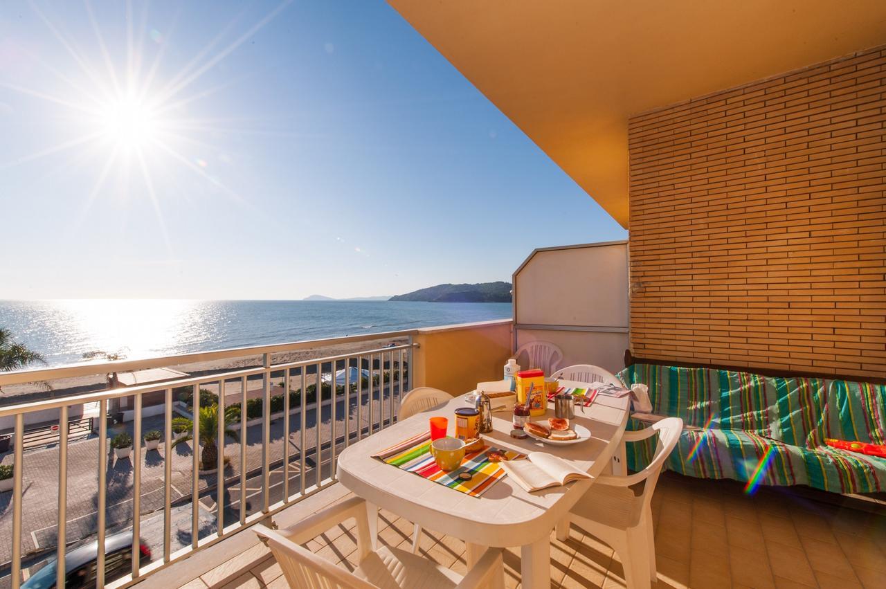 Il Mare In Giardino Apartment Scauri  Exterior photo