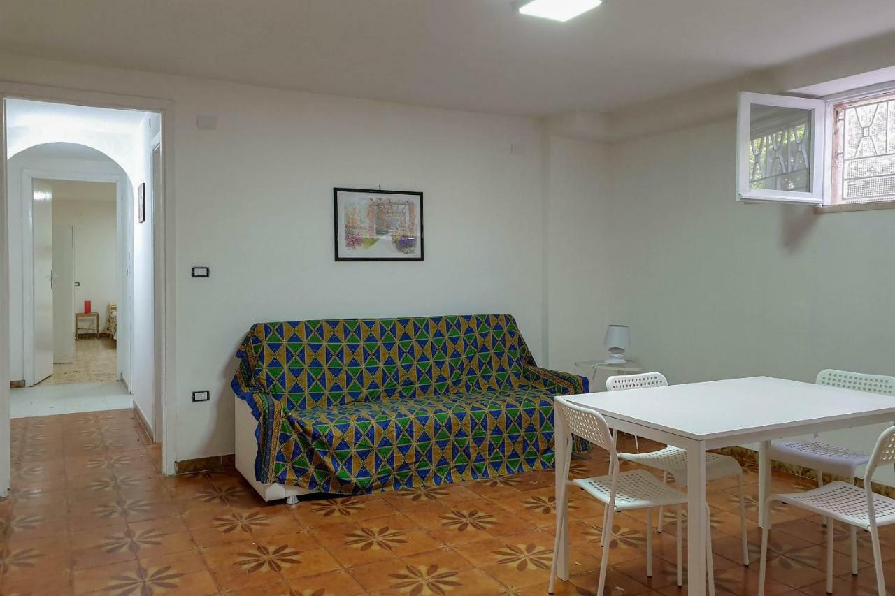 Il Mare In Giardino Apartment Scauri  Exterior photo